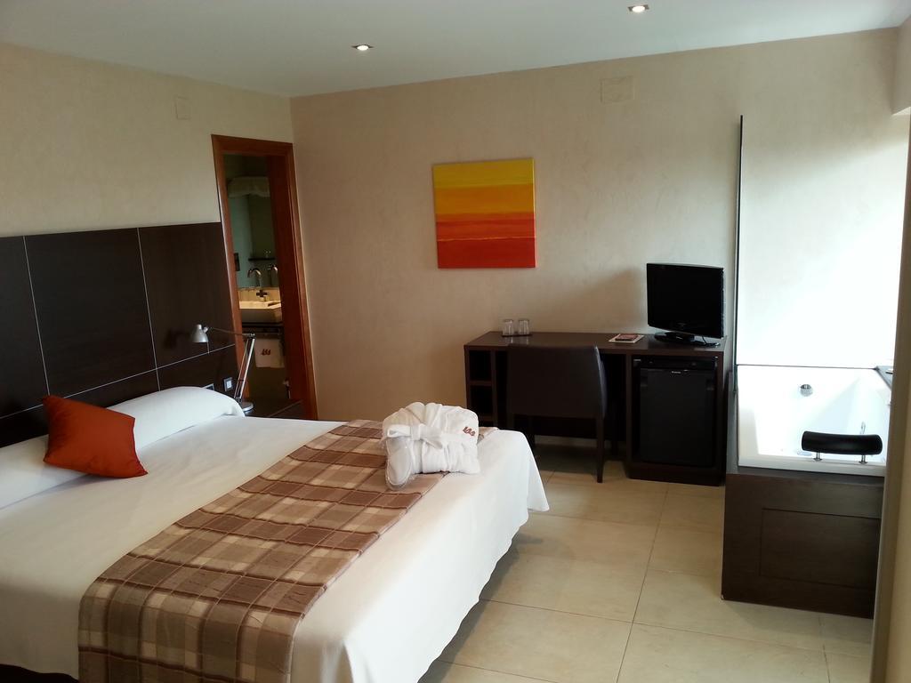 Montaltmar Hotel Sant Vicenç de Montalt Екстериор снимка